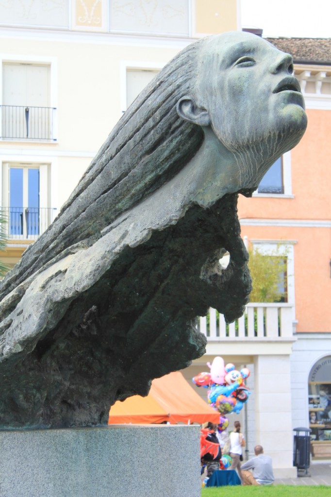 Statue in Desenzano