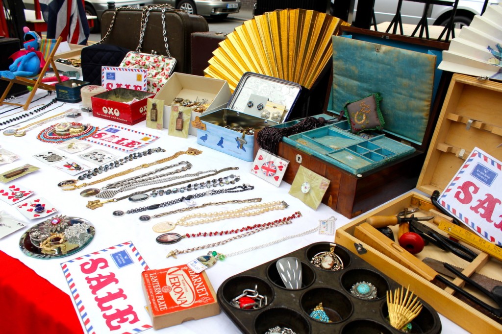 Bric a brac vintage market