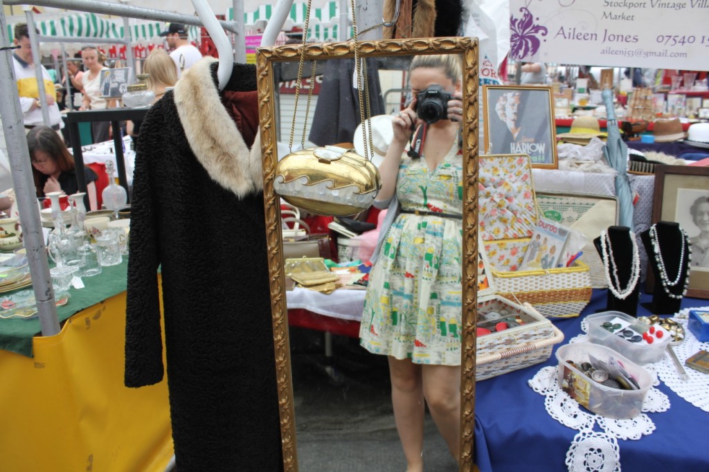 selfie altrincham vintage market