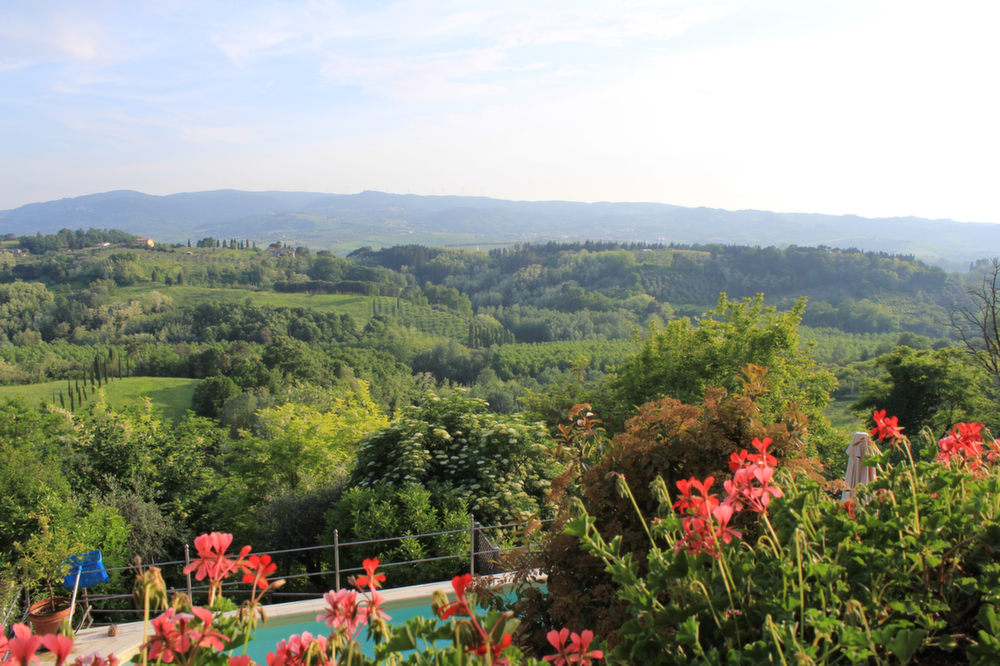 honeymoon in tuscany hillside views