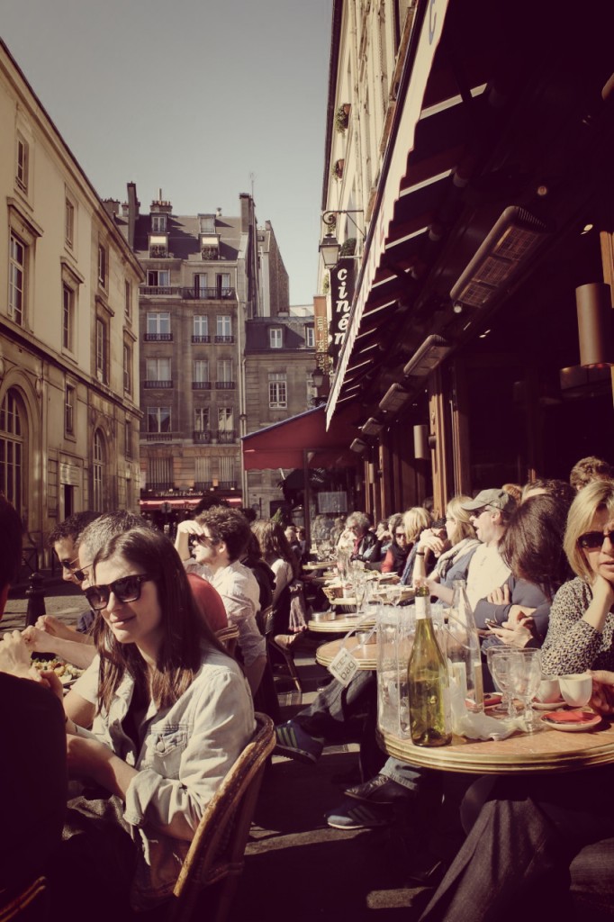 a sunday in paris hollygoeslightly parisian cafe