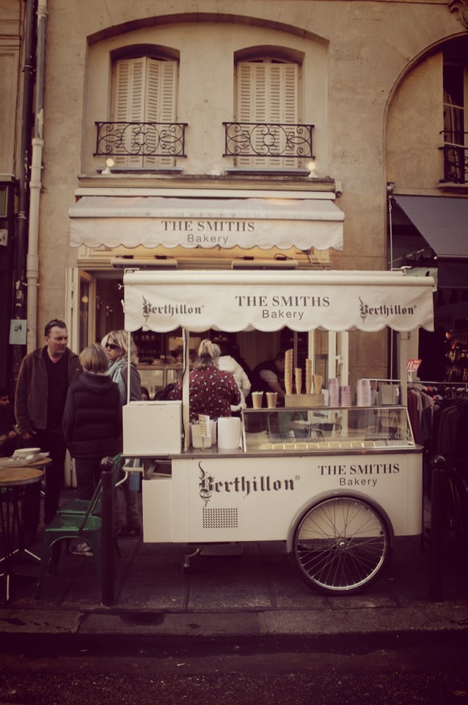 a sunday in paris hollygoeslightly the smiths bakery