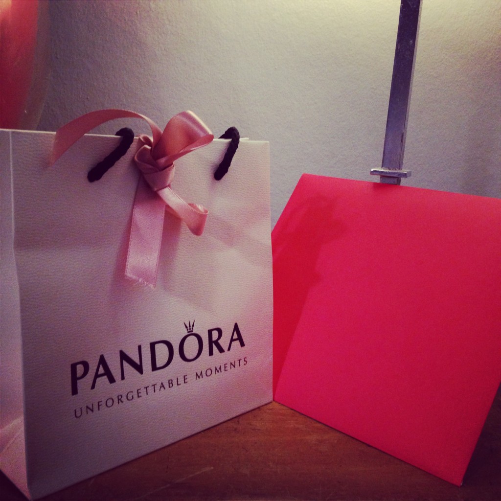 valentines day pandora hollygoeslightly