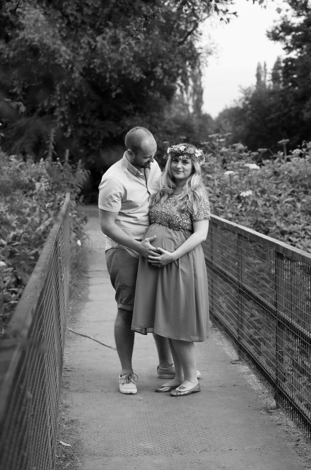 maternity photoshoot on bridge hollygoeslightly