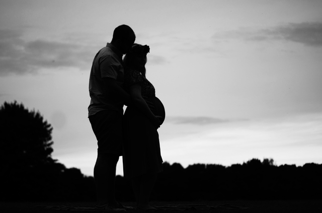 maternity photoshoot silhouette hollygoeslightly