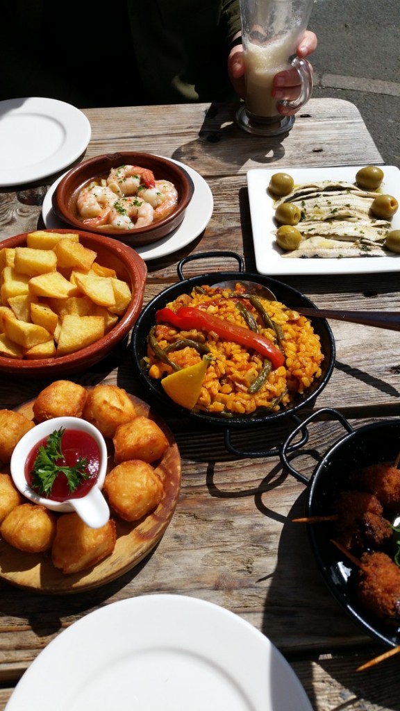 tapas in chorlton on a sunny day lunch hollygoeslightly