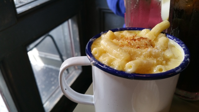 cane and grain manchester mac and cheese hollygoeslightly