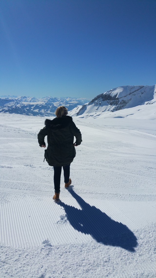 skiing in flaine part 2 walking on the slopes hollygoeslightly