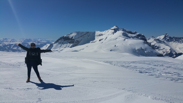 skiing in flaine part 2 waving hollygoeslightly