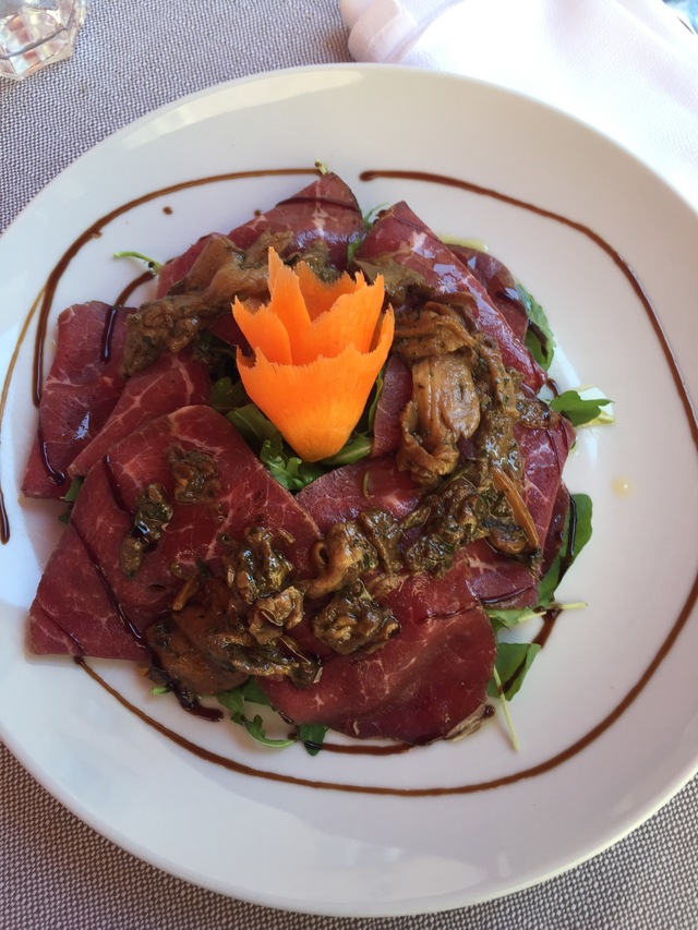 eating out in volterra beef carpaccio hollygoeslightly