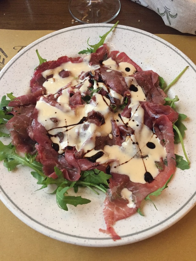 eating out in volterra carpaccio hollygoeslightly