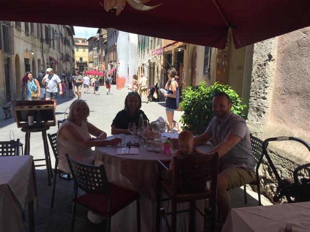 eating out in volterra la taverna outdoor seating hollygoeslightly