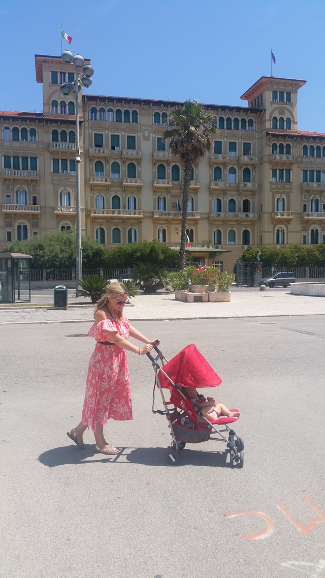 lunch in viareggio hollygoeslightly pushing stroller