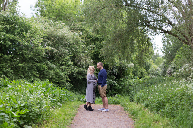 maternity photoshoot in the woods couple hollygoeslightly