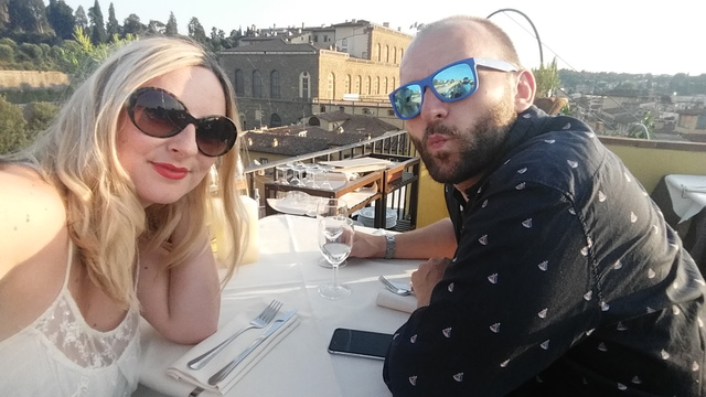 romantic evening in florence couple selfie hollygoeslightly