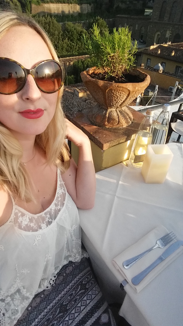 romantic evening in florence selfie dinner hollygoeslightly