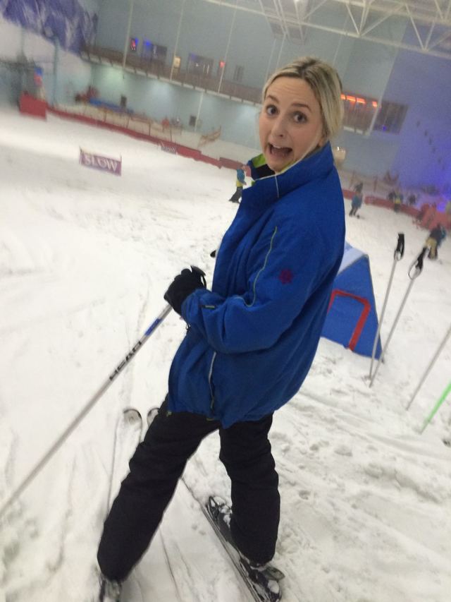 beginners intensive ski lesson chillfactore manchester slopes hollygoeslightly