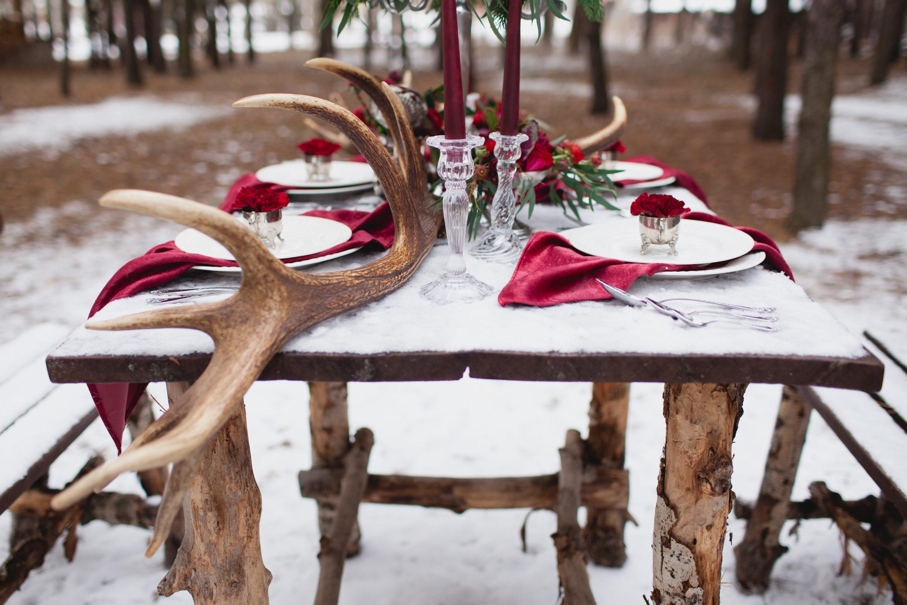 winter wedding theme woodland hollygoeslightly