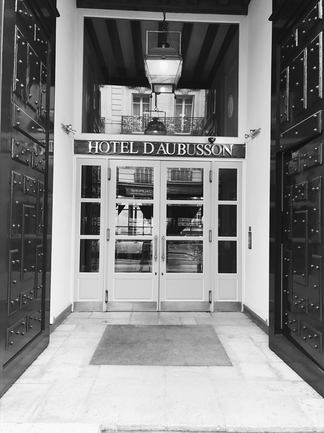 paris in black and white hotel daubusson