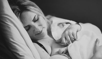 my breastfeeding essentials hollygoeslightly