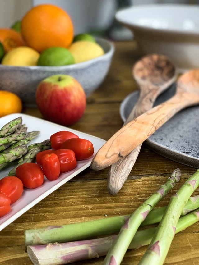 summer dining with layered lounge tableware vegetables