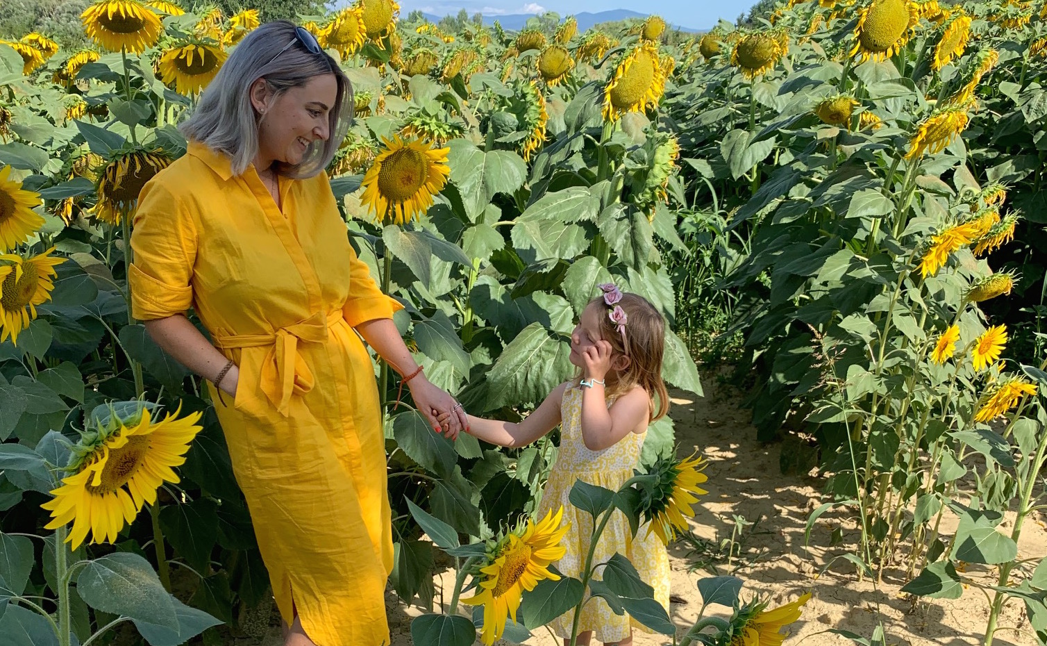 Mum and Daughter matching dresses in Tuscany