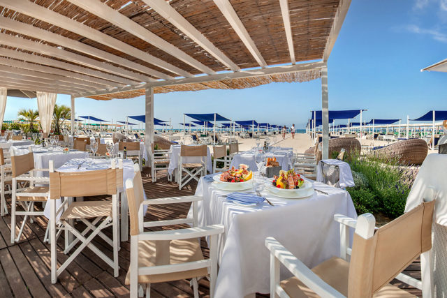 top 5 places to visit in tuscany forte dei marmi beach club hollygoeslightly