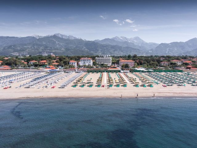 top 5 places to visit in tuscany forte dei marmi hollygoeslightly