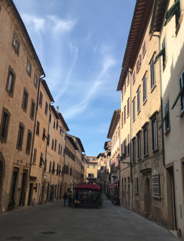 top 5 places to visit in tuscany volterra street hollygoeslightly