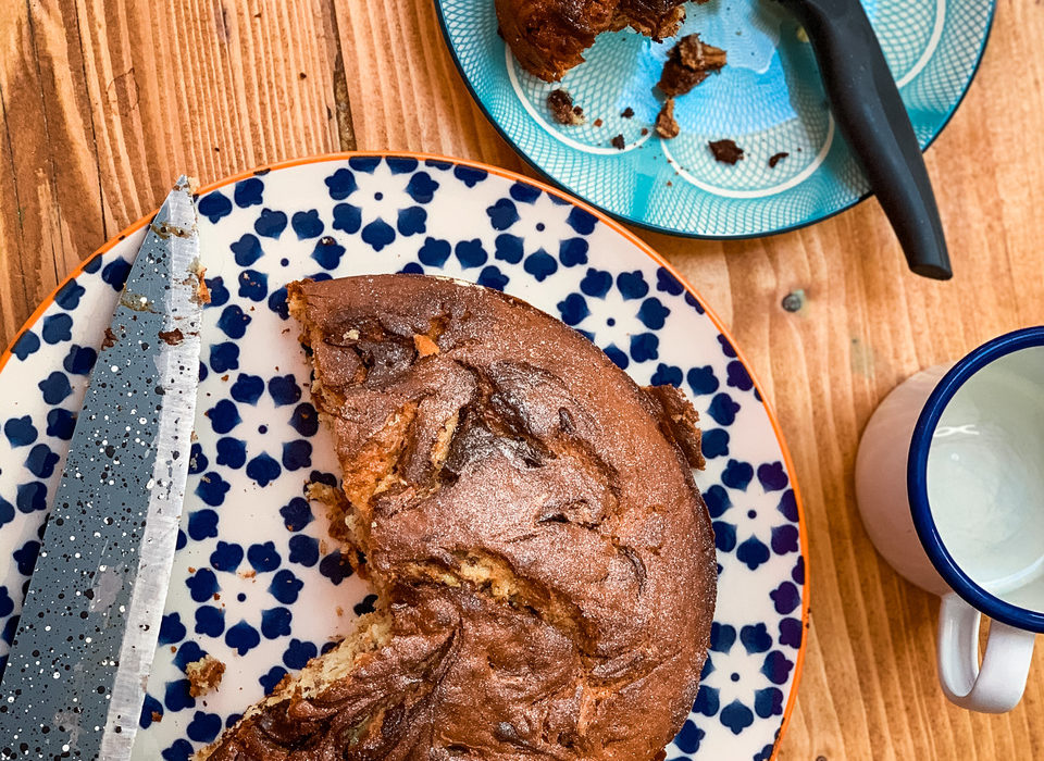 banana nutella and biscoff cake
